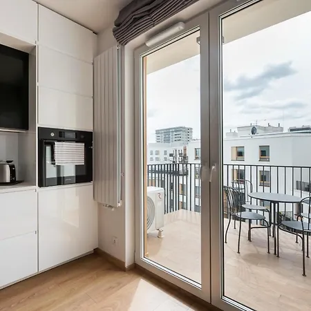 Wola Skwer Sunny By Bookinghost * Warszawa