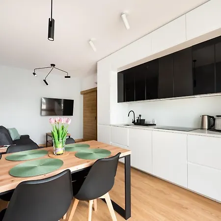 Wola Skwer Sunny By Bookinghost Warszawa