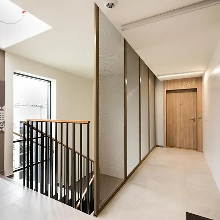 Wola Skwer Sunny By Bookinghost * Warszawa