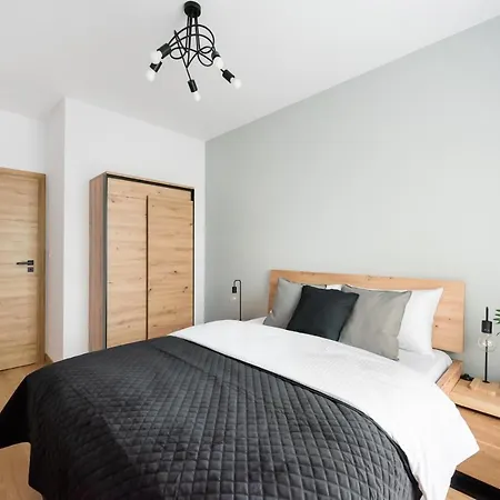 Apartament Wola Skwer Sunny