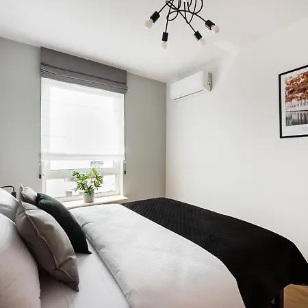 Wola Skwer Sunny By Bookinghost Apartmán Varšava