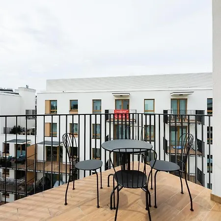 Wola Skwer Sunny By Bookinghost Apartmán